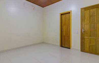 Imagem: A casa possui 4 Dormitórios, 2 Banheiros, 3 Vagas na garagem