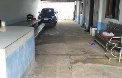 Imagem: A casa possui 2 Dormitórios, 2 Banheiros, 4 Vagas na garagem