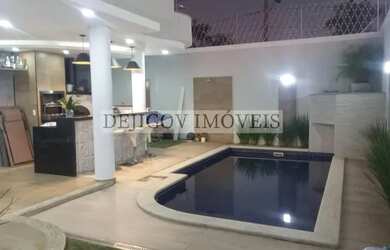 Imagem: A casa em condomínio possui 3 Dormitórios, 3 Banheiros, 4