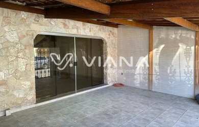 Imagem: A casa possui 3 Dormitórios, 3 Banheiros, 3 Vagas na garagem