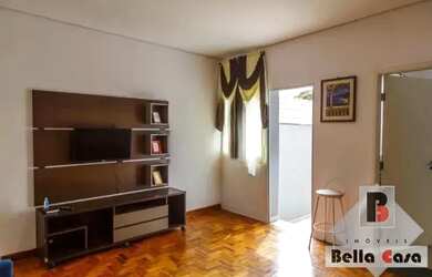 Imagem: A casa possui 4 Dormitórios, 1 Banheiro, 300m² de Área e