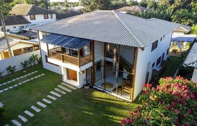 Imagem: A casa para alugar possui 5 Dormitórios, 5 Banheiros, 4 Vagas