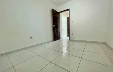 Imagem: A casa possui 2 Dormitórios, 1 Banheiro, 1 Vaga na garagem