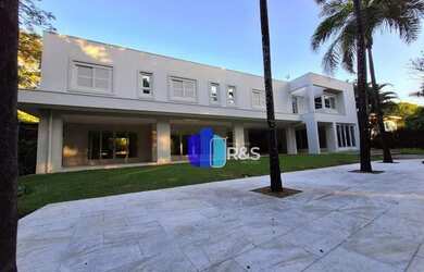 Imagem: A casa em condomínio possui 5 Dormitórios, 5 Banheiros, 5