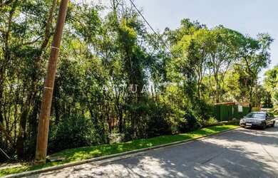 Imagem: O terreno possui 801m² de Área e está localizado em Gramado