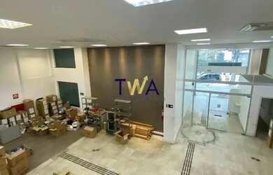 Imagem: O depósito possui 5 Vagas na garagem, 420m² de Área e Imóvel