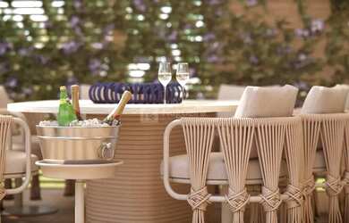 Imagem: O apartamento possui 3 Dormitórios, 1 Banheiro, 2 Vagas na