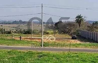 Imagem: O terreno possui 10m² de Área e está localizado em Área