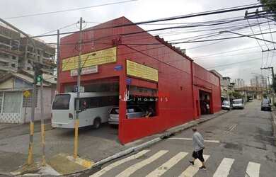 Imagem: O depósito possui 3 Vagas na garagem e 520m² de Área e está