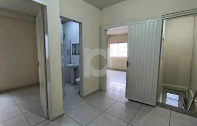 Imagem: O apartamento possui 3 Dormitórios, 1 Banheiro, 80m² de Área