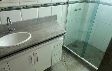 Imagem 4: Imóvel para aluguel possui 300 metros quadrados com 4 quartos em Vila...