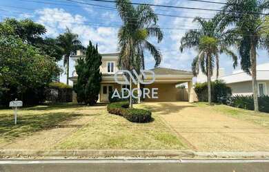 Imagem: A casa em condomínio possui 4 Dormitórios, 5 Banheiros, 4