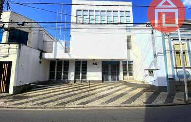 Imagem: O depósito possui 5 Vagas na garagem, 1.361m² de Área e