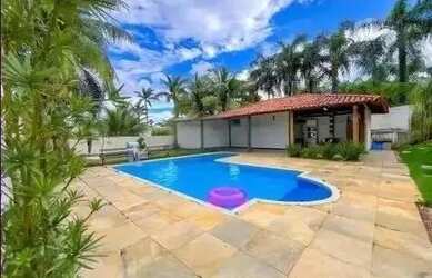 Imagem: A casa possui 3 Dormitórios, 3 Banheiros, 5 Vagas na garagem