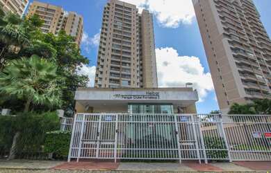 Imagem: O apartamento possui 1 Dormitório, 2 Banheiros, 1 Vaga na garagem