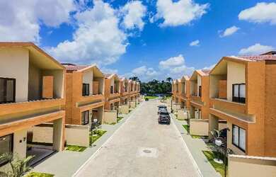 Imagem: A casa em condomínio possui 4 Dormitórios, 4 Banheiros e 2