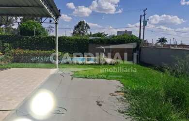 Imagem 2: Salão comercial, tipo área de lazer completo com piscinas e ótima localização