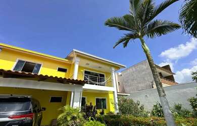 Imagem: A casa em condomínio possui 5 Dormitórios, 1 Banheiro, 4 Vagas