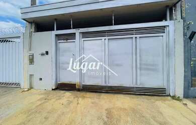 Imagem: A casa possui 2 Dormitórios, 2 Banheiros, 3 Vagas na garagem