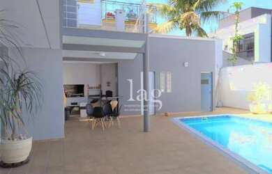 Imagem: A casa em condomínio à venda possui 3 Dormitórios, 5 Banheiros