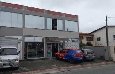 Imagem: O depósito possui 390m² de Área e está localizado em Ponte