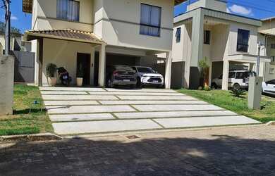 Imagem: A casa em condomínio possui 4 Dormitórios, 2 Banheiros, 2