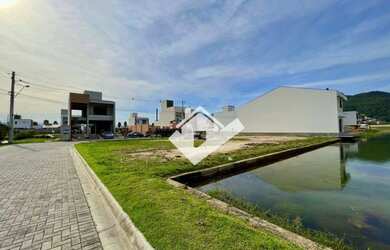 Imagem: O terreno possui 212m² de Área e está localizado em Beira