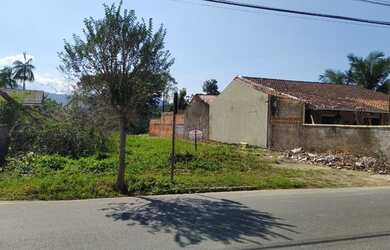 Imagem: O terreno possui 608m² de Área e está localizado em Nereu