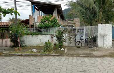 Imagem: A casa possui 2 Dormitórios, 1 Banheiro, 5 Vagas na garagem