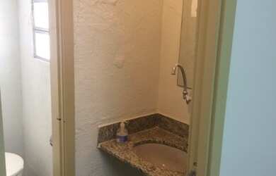 Imagem 10: Ajuri Imóveis aluga excelente casa com 06 salas na Rua Pereira Nunes - Tijuca