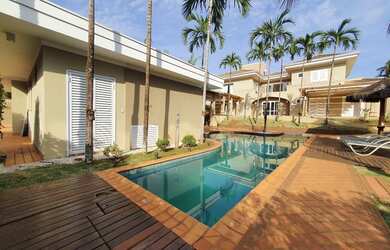 Imagem: A casa em condomínio possui 4 Dormitórios, 4 Banheiros, 4