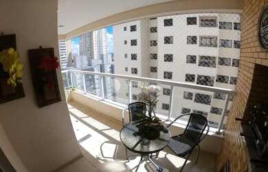 Imagem: O apartamento possui 3 Dormitórios, 2 Banheiros, 2 Vagas na