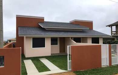 Imagem: A casa possui 2 Dormitórios, 1 Banheiro, 1 Vaga na garagem