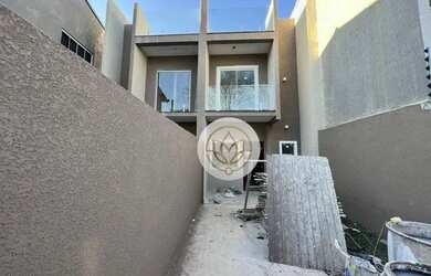 Imagem: A casa possui 2 Dormitórios, 2 Banheiros, 2 Vagas na garagem