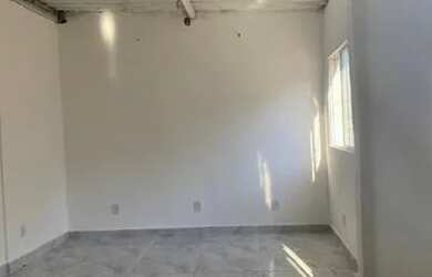 Imagem: A casa possui 1 Dormitório e 1 Banheiro e está localizado