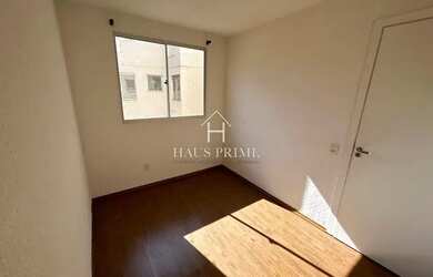 Imagem: O apartamento possui 2 Dormitórios, 1 Banheiro, 1 Vaga na garagem