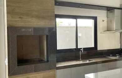 Imagem: A casa em condomínio possui 2 Dormitórios, 3 Banheiros, 4