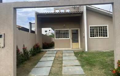 Imagem: A casa em condomínio possui 3 Dormitórios, 2 Banheiros, 1