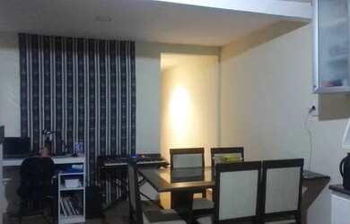 Imagem: A casa possui 2 Dormitórios, 1 Banheiro, 2 Vagas na garagem