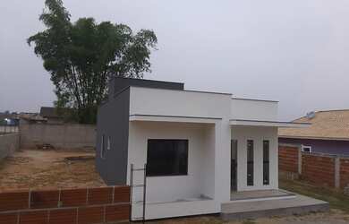 Imagem: A casa possui 2 Dormitórios, 2 Banheiros, 5 Vagas na garagem