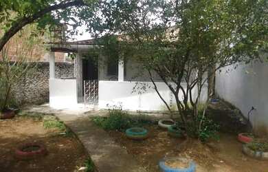 Imagem: A casa possui 2 Dormitórios, 1 Banheiro e 184m² de Área e