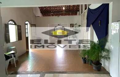 Imagem: A casa possui 5 Dormitórios, 2 Banheiros, 3 Vagas na garagem