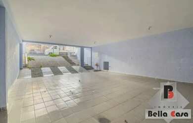 Imagem: A casa possui 4 Dormitórios, 5 Banheiros, 4 Vagas na garagem