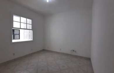 Imagem: A kitnet possui 1 Dormitório, 1 Banheiro, 40m² de Área e