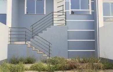 Imagem: A casa possui 2 Dormitórios, 1 Banheiro, 2 Vagas na garagem