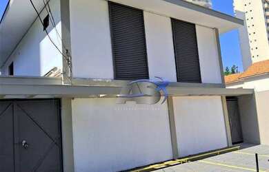 Imagem: O depósito possui 4 Vagas na garagem e 300m² de Área e está