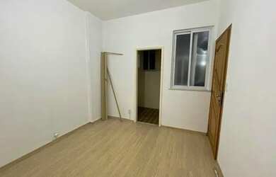 Imagem 5: Apartamento, sala e quarto com 45m2, vista livre, sol da manhã, quadra da Praia do Flameng