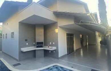 Imagem: A casa em condomínio possui 4 Dormitórios, 3 Banheiros, 4