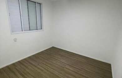 Imagem: O apartamento possui 2 Dormitórios, 1 Banheiro, 2 Vagas na