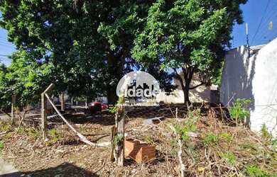 Imagem: O terreno possui 375m² de Área e Imóvel mobiliado e está